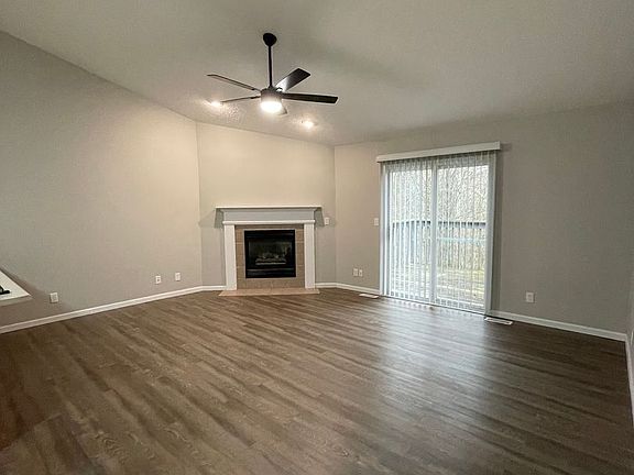 4th image of 3624-3626 Thornhill Cir W #6b01b5546