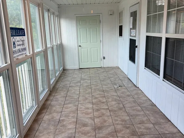 6826 N Olive St #6826, Kansas City, MO 64118