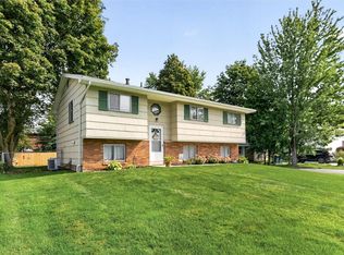 189 Kenwick Dr, Rochester, NY 14623