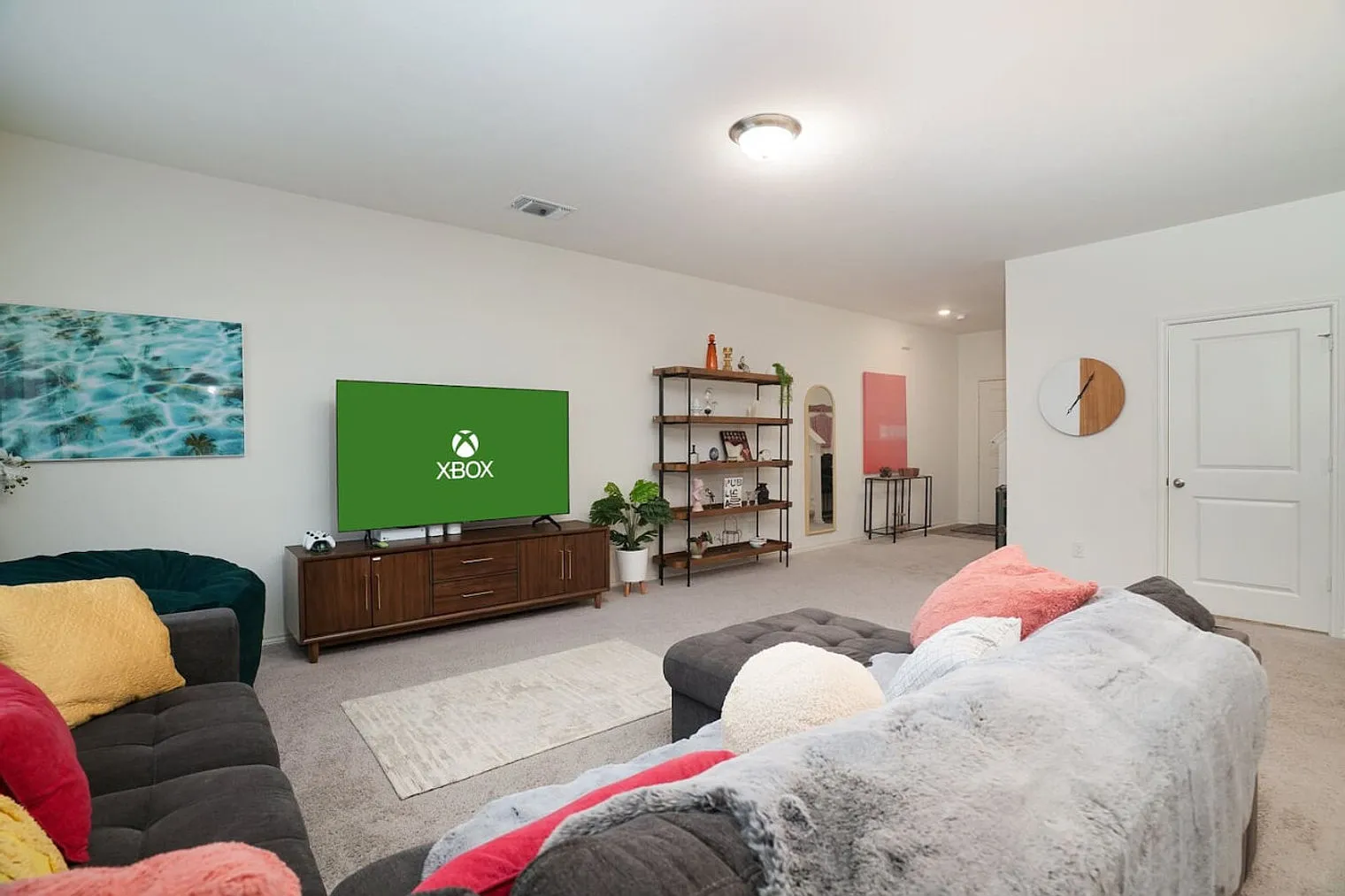4 bed, 2.0 bath, 22873 sqft, $3,266 — Photo 3