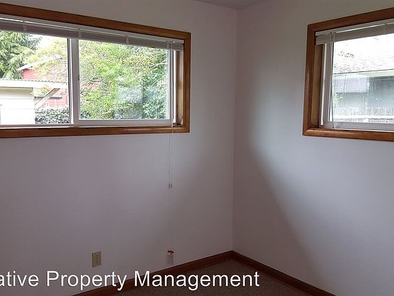 4th image of 1241 SE Walnut St APT D