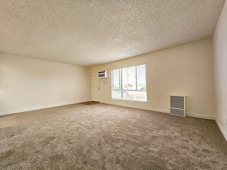 Vista Bella Apartment Homes — Photo 4