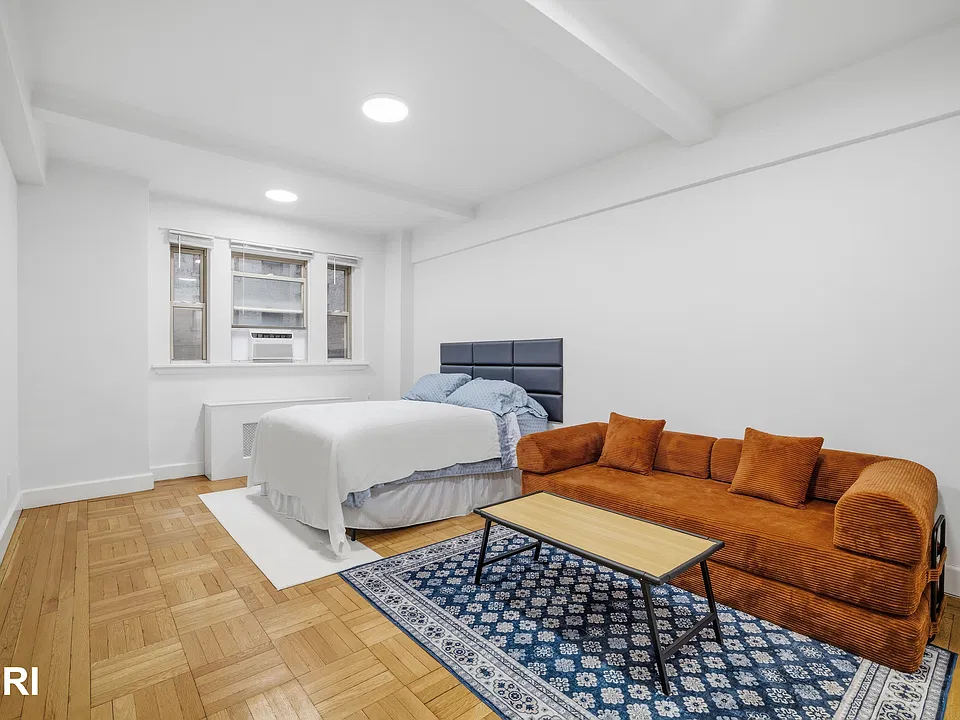24 5th Ave #221