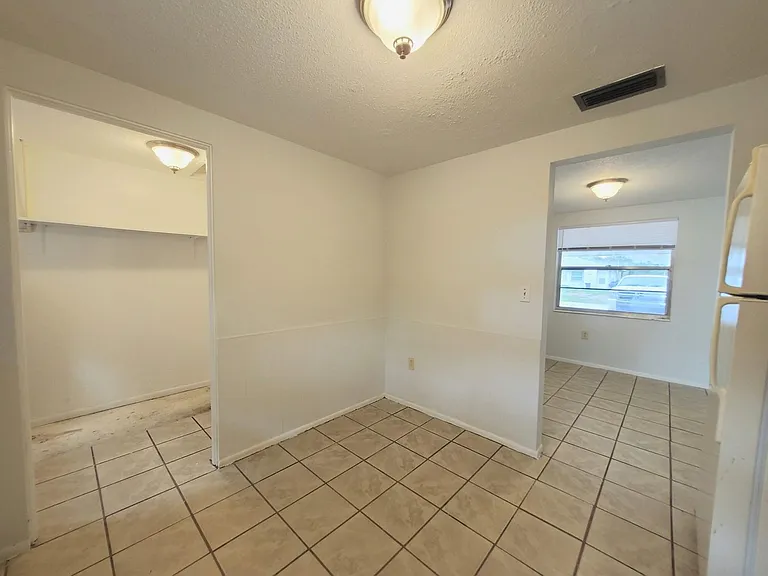 6916 Brentford Rd — Photo 8