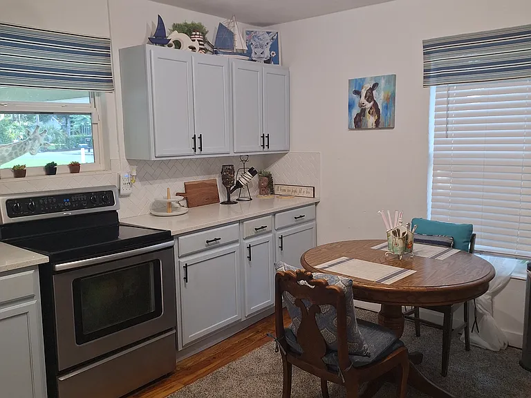314 S Rhodes St — Photo 6