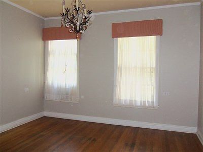 3rd image of 405 Massie St