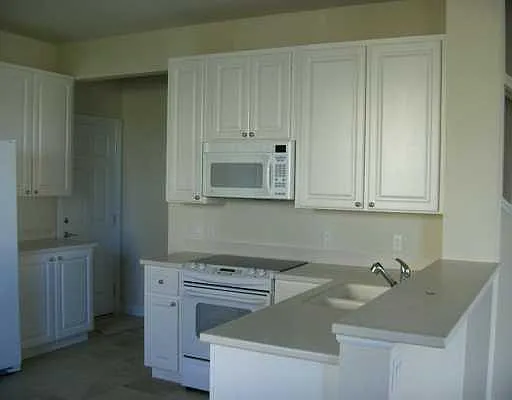 1176 Pinewood Lake Ct #1176 — Photo 9
