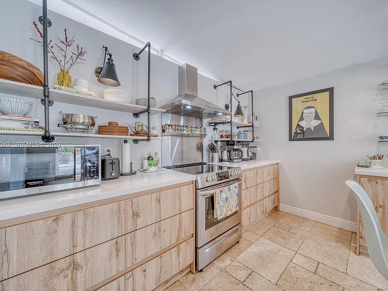 7055 SW 84th Ave — Photo 9