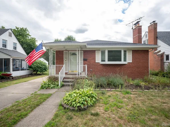 751 Auburn St, Plymouth, MI 48170