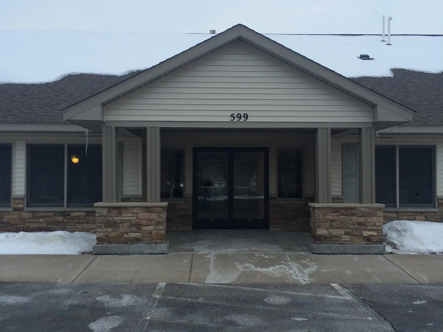 2 bed, 700 sqft, $1,200 — Photo 3