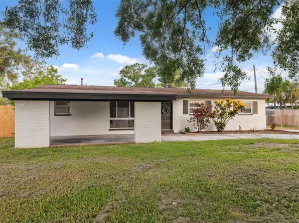 8256 Lark St, Seminole, FL 33777