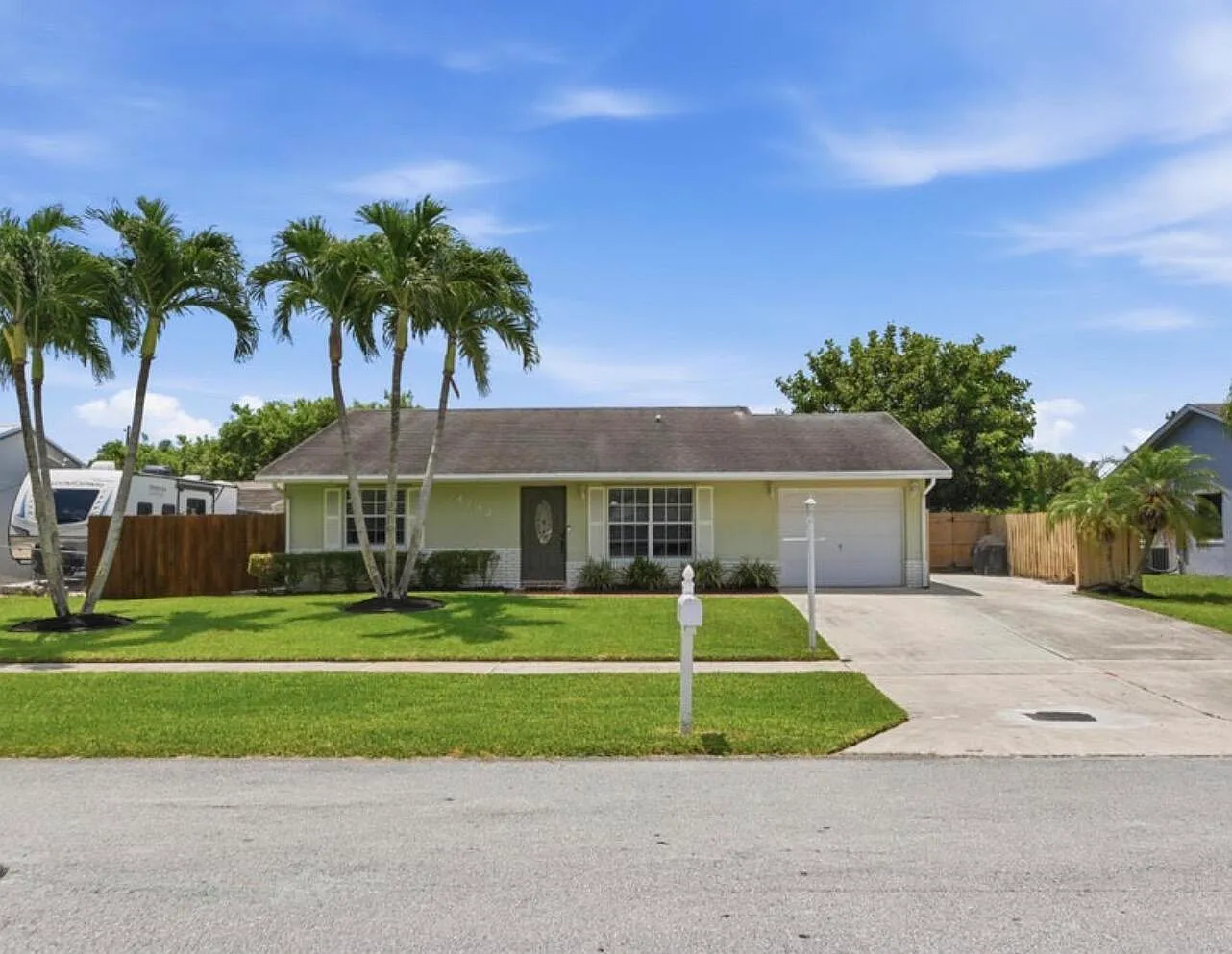 3 bed, 2.0 bath, 1544 sqft, $3,200 — Photo 4
