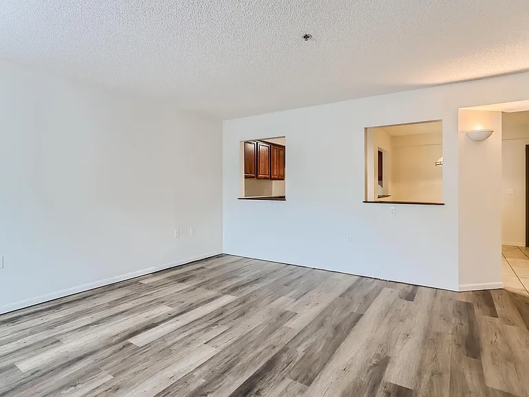 Village Plaza Apartments — Photo 19