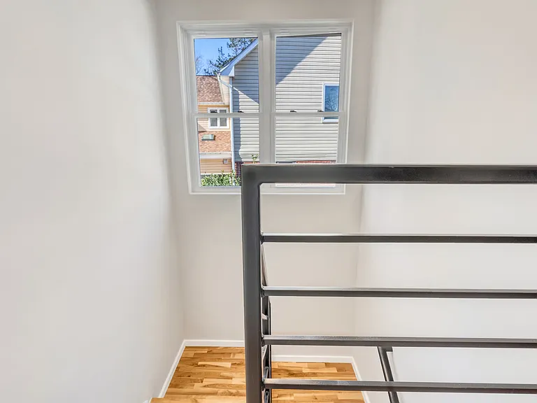10237 Stratford Ave #B — Photo 8