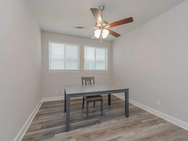 1604 Moss Trail Ct — Photo 8