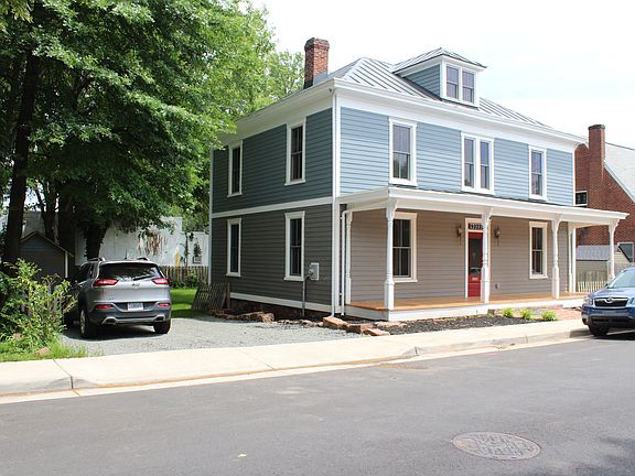 Front Side / Driveway