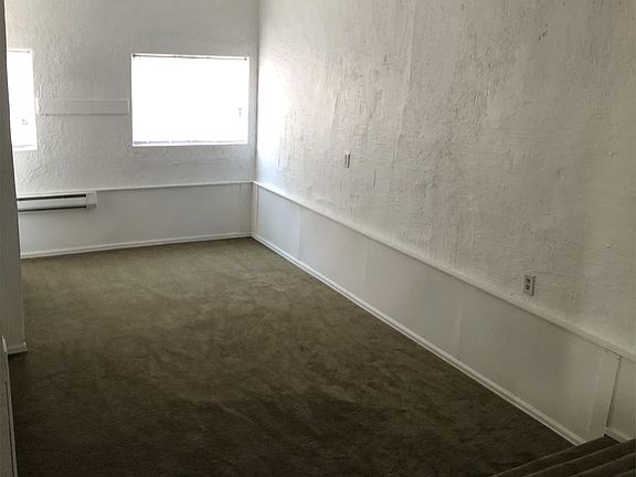 Large den / 2nd living room