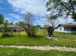 211 Flying Bridge Dr, Mabank, TX 75156