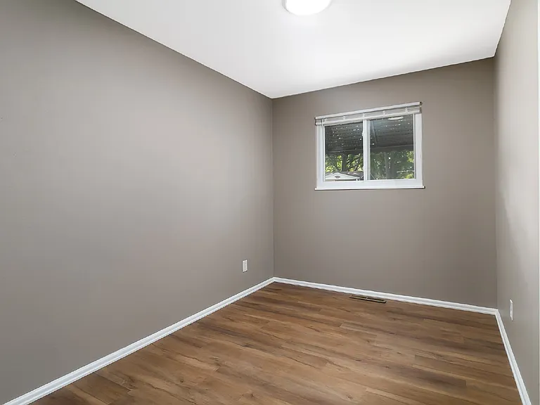 1215 Pamela Dr — Photo 20