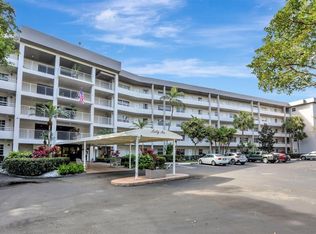 565 Oaks Ln APT 103, Pompano Beach, FL 33069