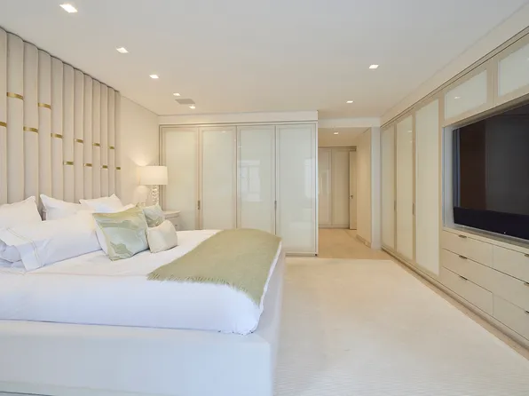 870 5th Avenue image 16 of 27