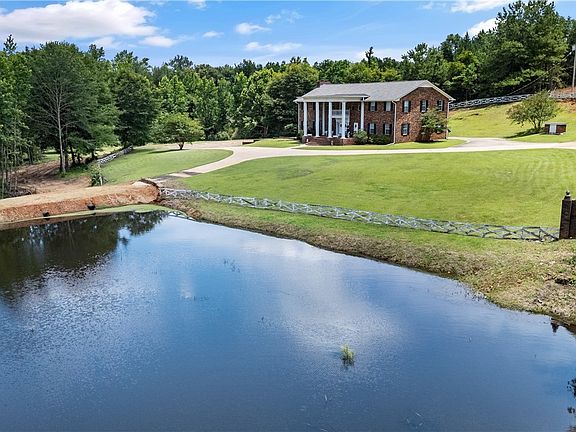 2nd image of 6926 Valley Lake Rd