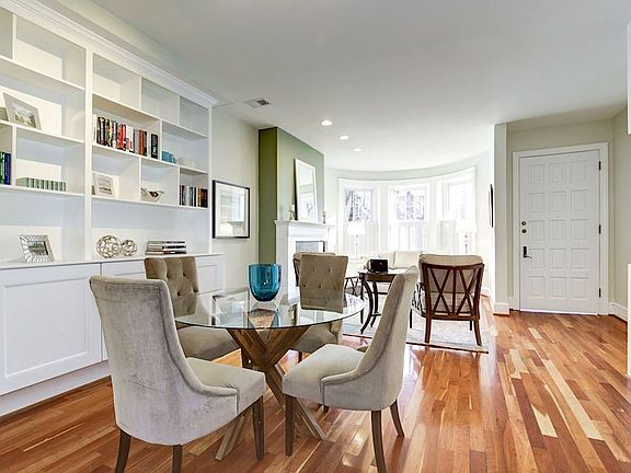 Family Area w/Built-ins