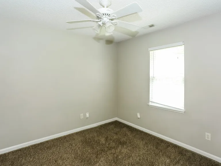 6918 Lowen Rd — Photo 12