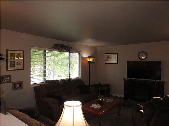 3rd image of 5010 Sweet William Ave