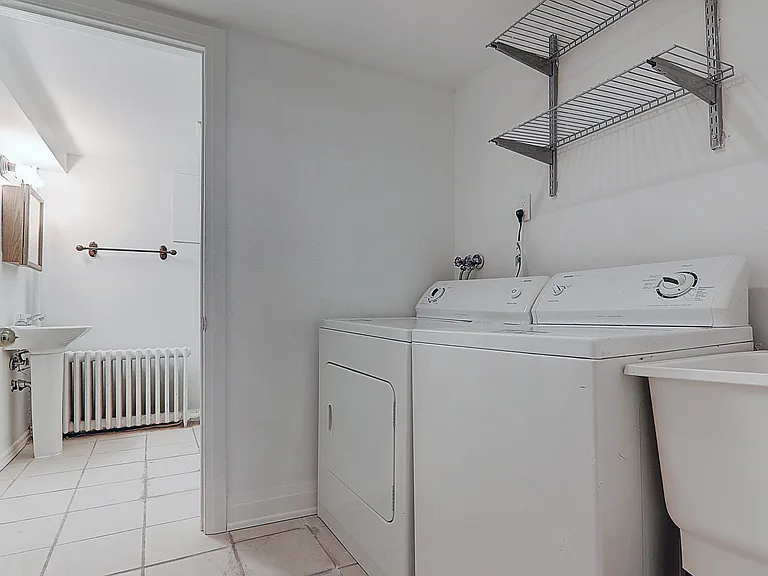138 Fallingbrook Rd — Photo 28