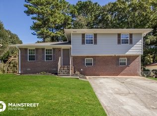 223 Slicky Rock Ct, Riverdale, GA