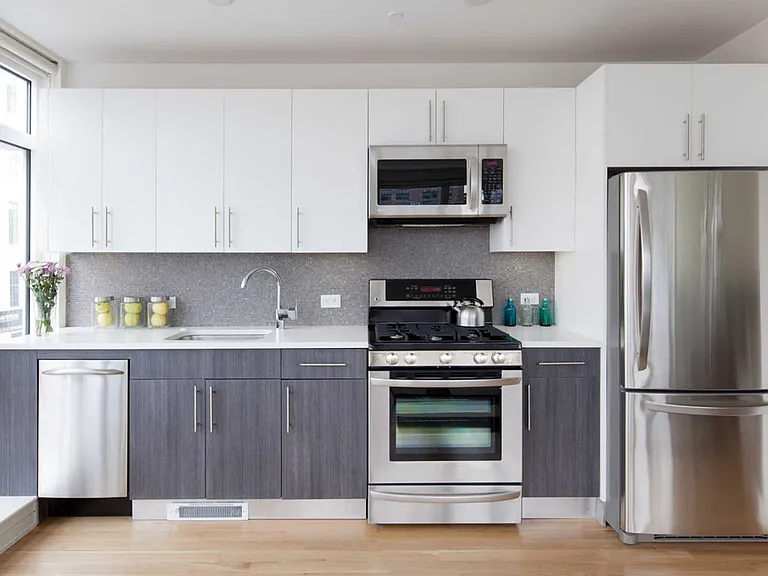 175 Kent Ave — Photo 4