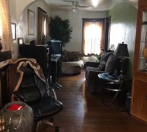 3rd image of 730 Norfolk Ave