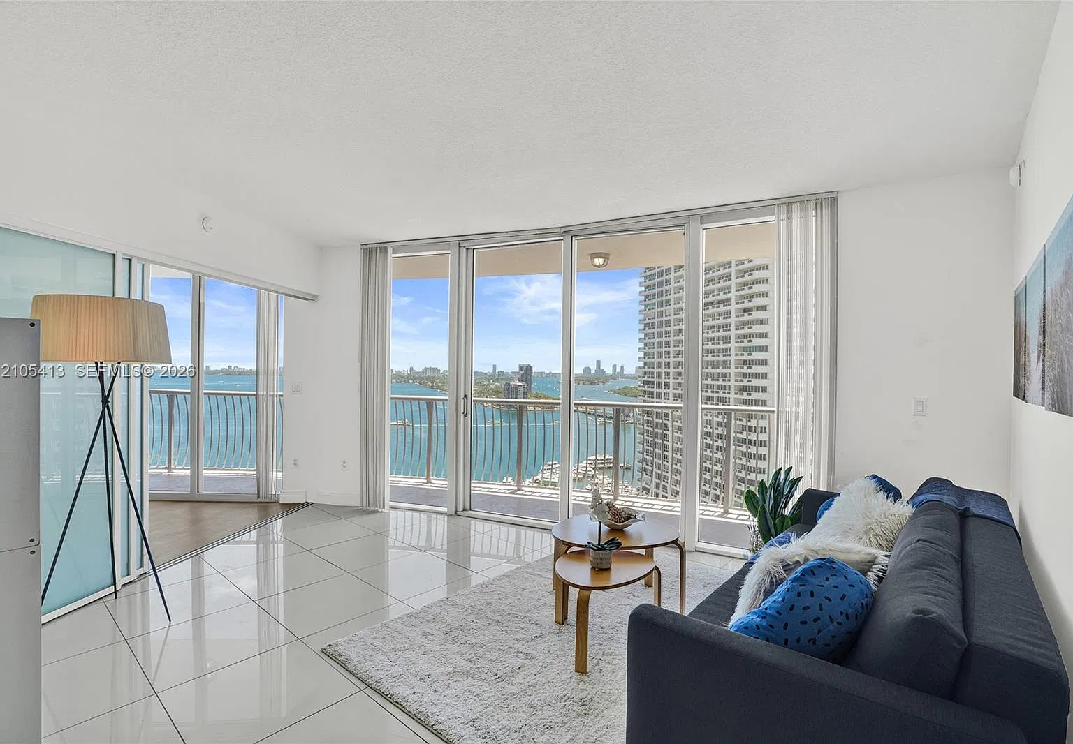 Opera Tower Condo — Photo 3
