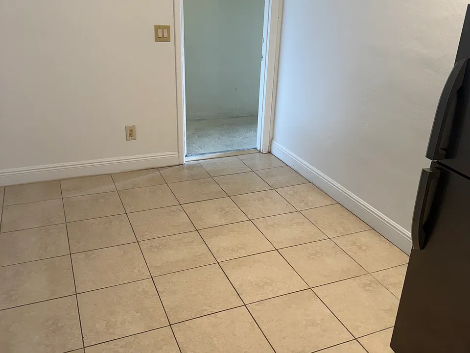1071 NE 24th Ave #7