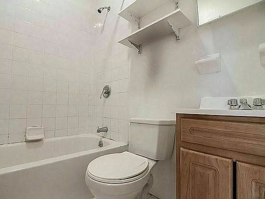 5th image of 1221 Atlantic Ave APT 1B