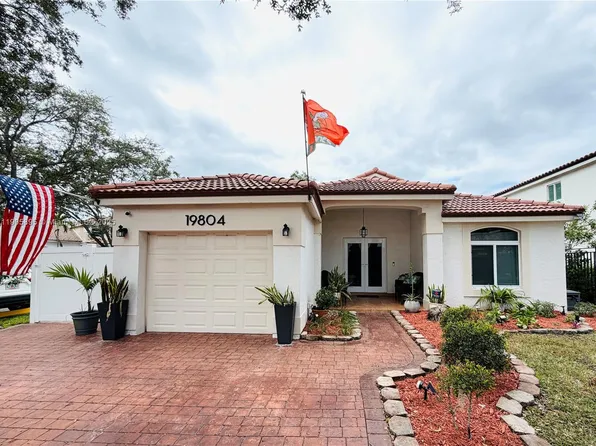 19804 NW 82nd Pl, Hialeah, FL 33015