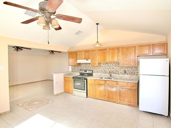 4th image of 501 Santa Gertrudes Dr