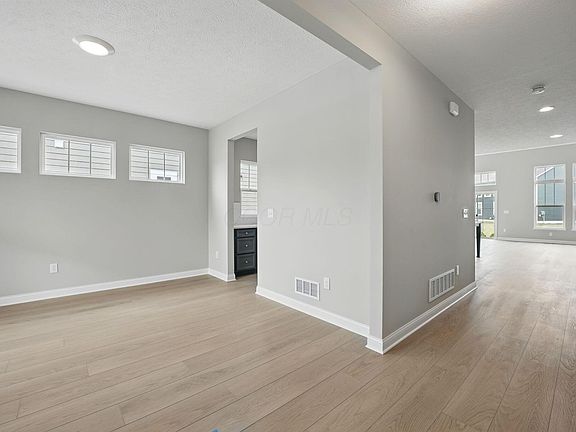 4th image of 8614 Foxglove Dr