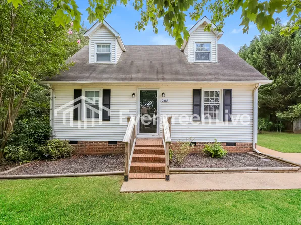 208 Maplewood Cir, Greer, SC 29651