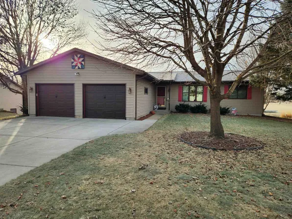 439 Valley View Dr, Poynette, WI 53955