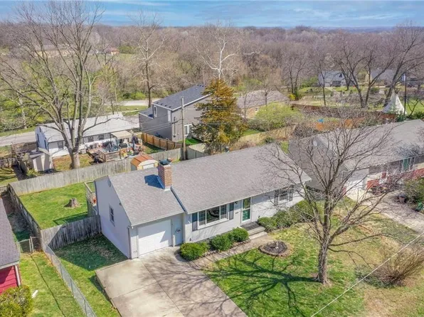 8405 Boone Blvd, Kansas City, MO 64114