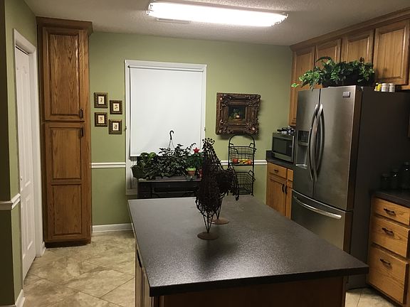 3rd image of 109 Kensington Dr