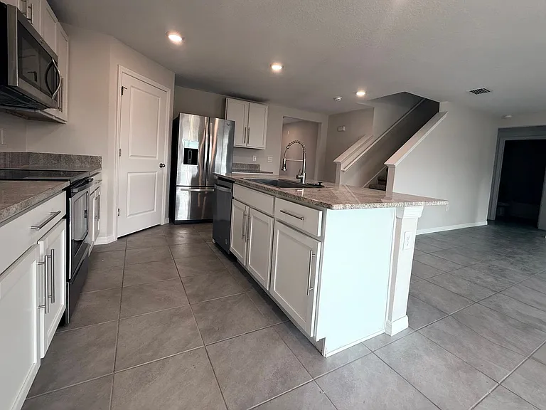 16769 Parker River St — Photo 3