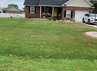 7010 Kalmia Ln, Hope Mills, NC 28348