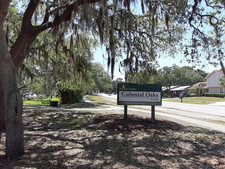 5619 Colonial Oaks Blvd — Photo 32