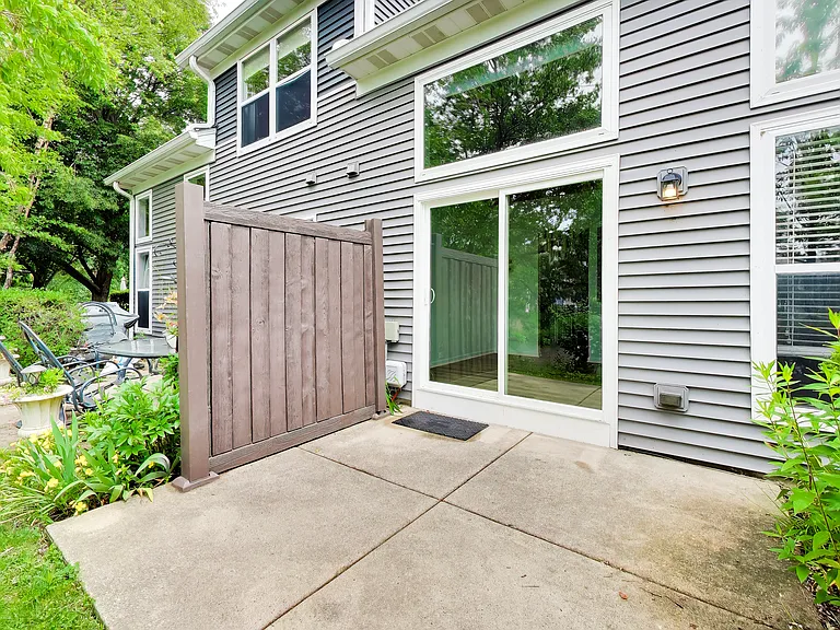 312 E Tall Oaks Ln — Photo 32