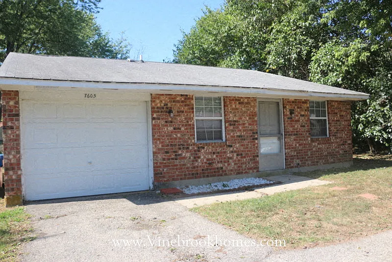 7605 Pomeranian Drive — Photo 2