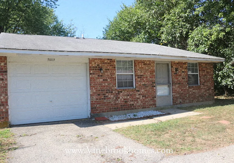 7605 Pomeranian Dr — Photo 2