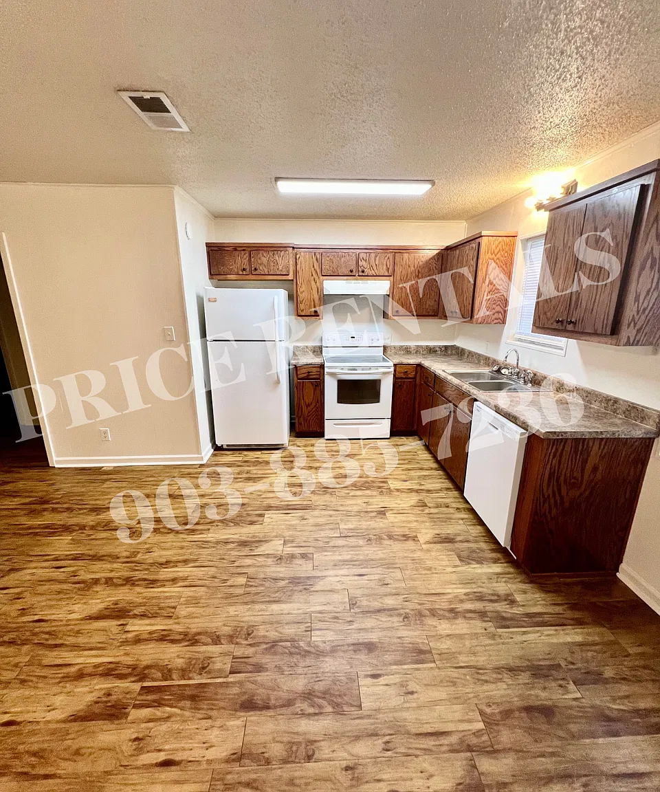 2 bed, 1030 sqft, $1,100 — Photo 1